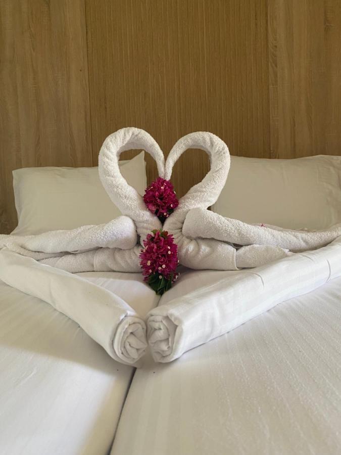Barbie Hotel Apartments 이알리소스 외부 사진