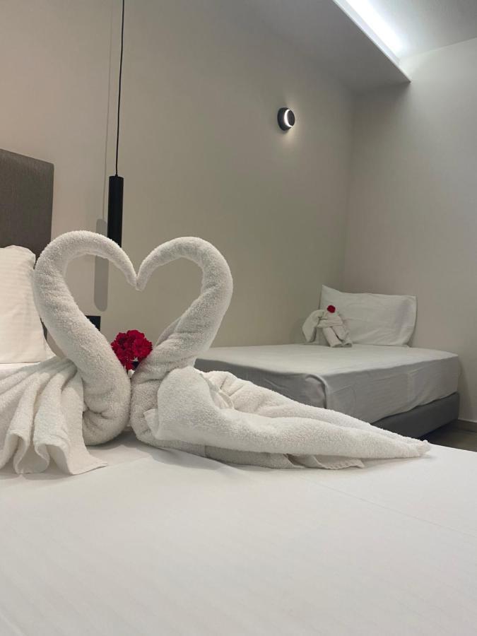 Barbie Hotel Apartments 이알리소스 외부 사진