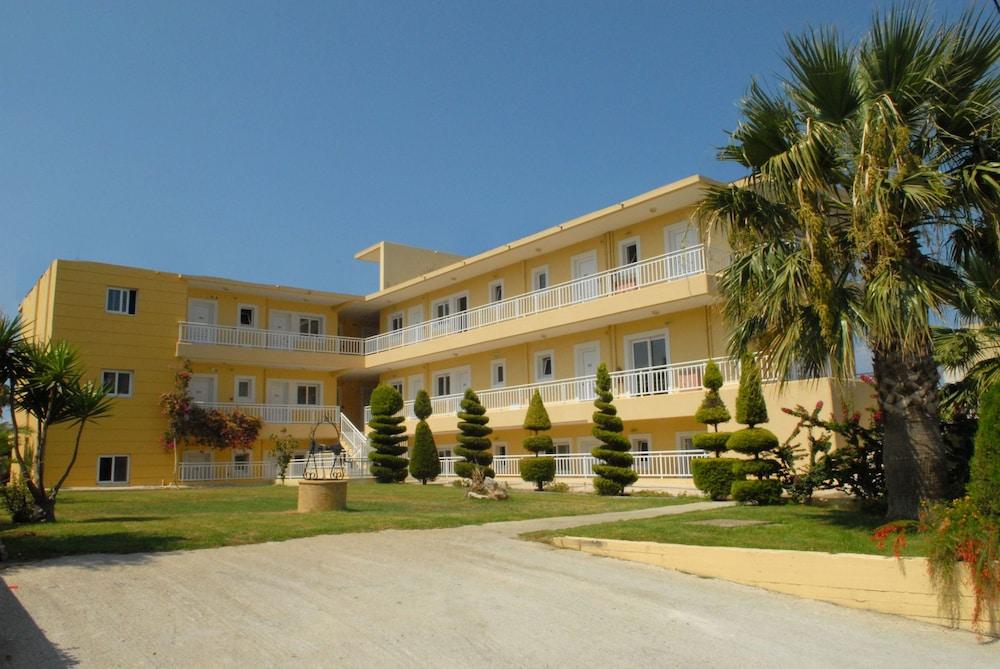 Barbie Hotel Apartments 이알리소스 외부 사진